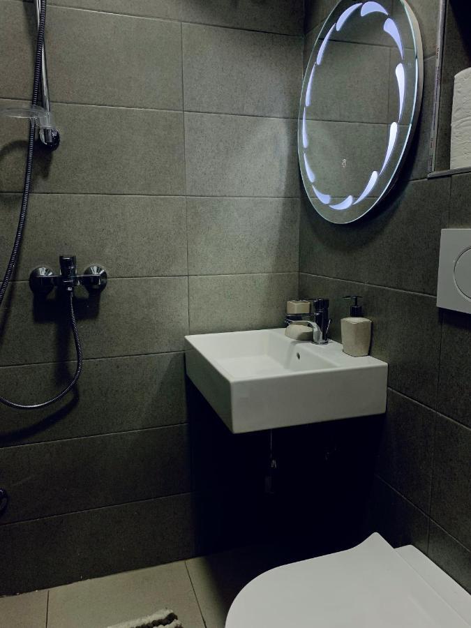 Appartamento Cozy Corner Tirana Esterno foto